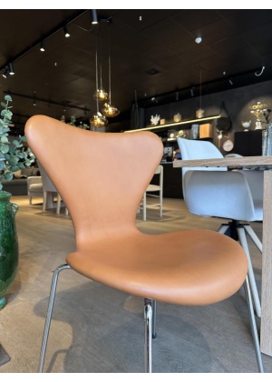 Serie 7 stol - Fullpolstret, Grace Walnut, kat. 5