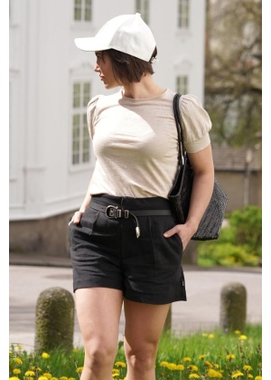 Freya solid linen shorts