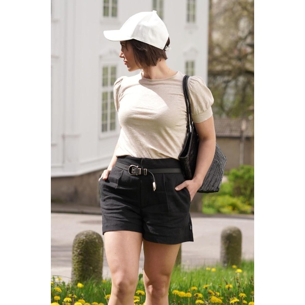 Freya solid linen shorts