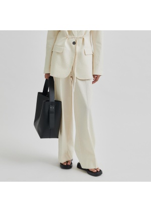 Wavy trousers Second female