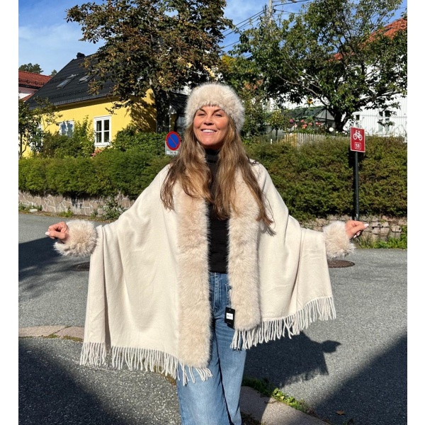 Ullskjerf m/fuskepels